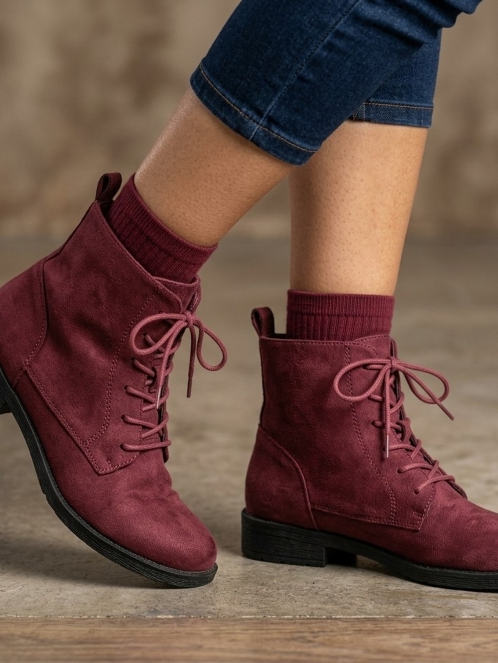 Bondie Women's Burgundy Faux Suede Lace-up Ankle Boots Size 7.5